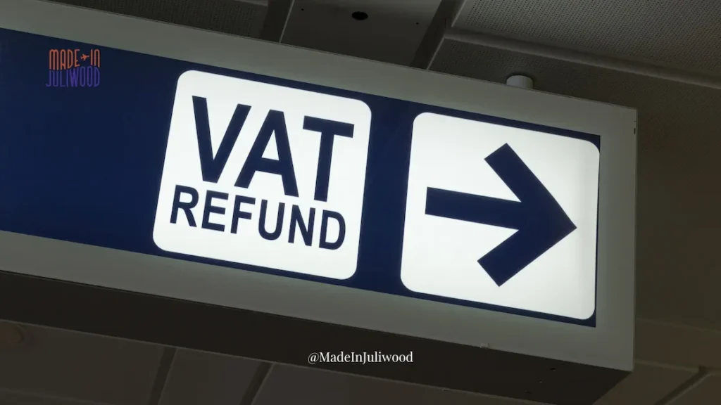 Cartel de aeropuerto con el mensaje "VAT Refund"